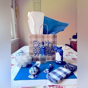 🟦⬜️🟦 CROCS x BATH & BODY WORKS MINI GINGHAM POCKETBAC HOLDER  BUNDLE 🟦⬜️🟦